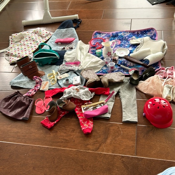 Giant American girl lot